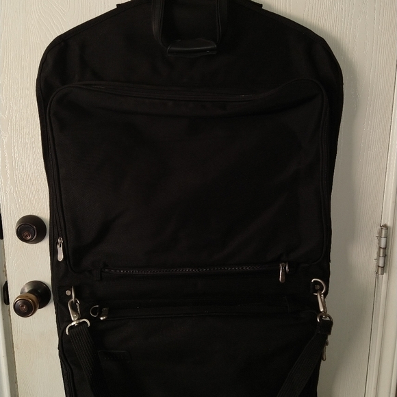 Hanging travel bag - Picture 2 of 3